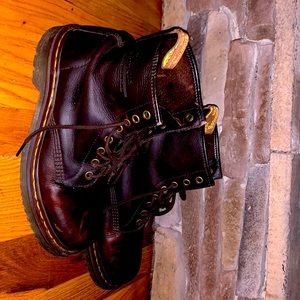 Dr. Martens “Vintage” 1460 brown boots
